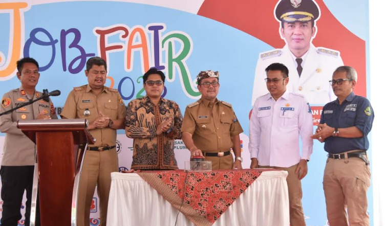 Pemkab Cirebon Gelar Job Fair, Bupati Imron: Upaya Tekan Pengangguran dan Buka Akses Kerja ke Jepang
